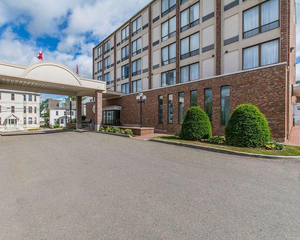 Quality Inn & Suites Downtown Charlottetown Exterior photo